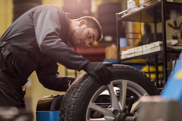 Entreprise de pneus, Le Luc, L'atelier Auto